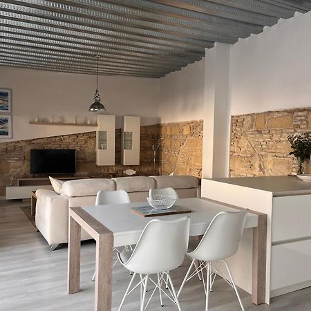 Casa Nuna Modern Loft With Private Garden Terrace Jerez de la Frontera Bagian luar foto
